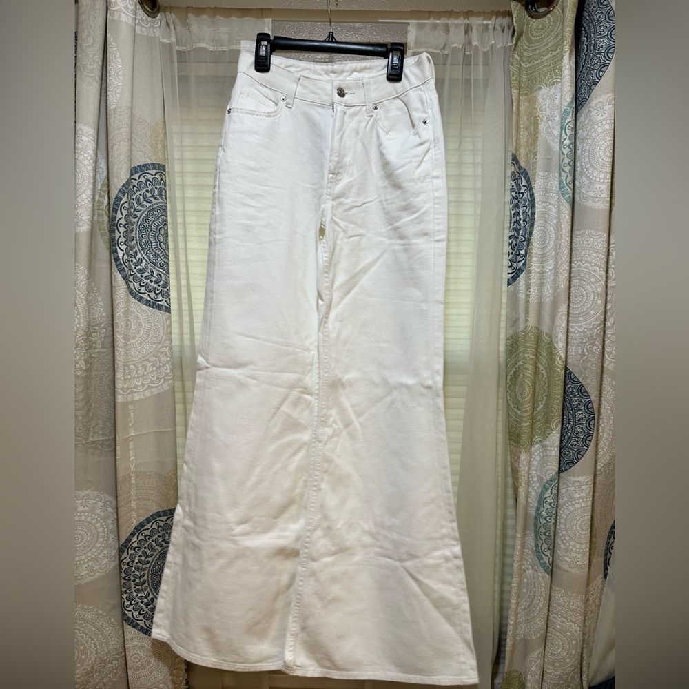 H&M white jeans